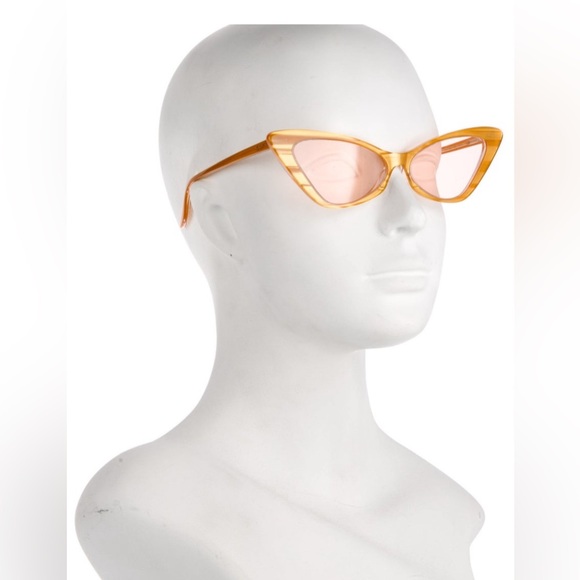 ⚡️GUCCI Yellow Cat-Eye Sunglasses, NWT! Fancy, retro inspired look $595 Retail 💛 - Picture 7 of 16